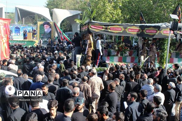 وداع باشکوه عزاداران حسینی با پیکر مطهر شهیدان هشت سال دفاع مقدس