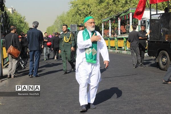 وداع باشکوه عزاداران حسینی با پیکر مطهر شهیدان هشت سال دفاع مقدس
