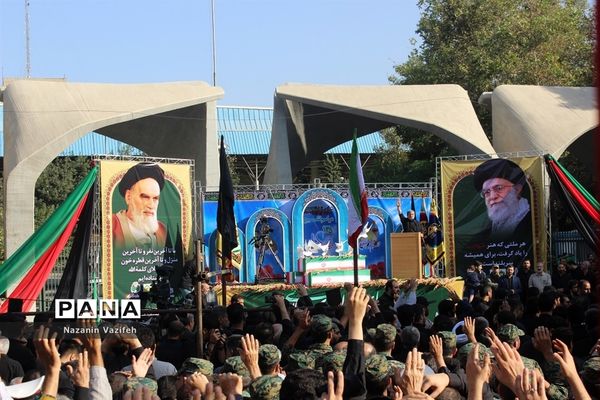 وداع باشکوه عزاداران حسینی با پیکر مطهر شهیدان هشت سال دفاع مقدس