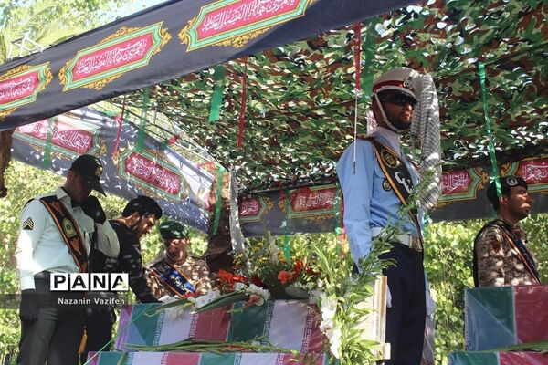 وداع باشکوه عزاداران حسینی با پیکر مطهر شهیدان هشت سال دفاع مقدس