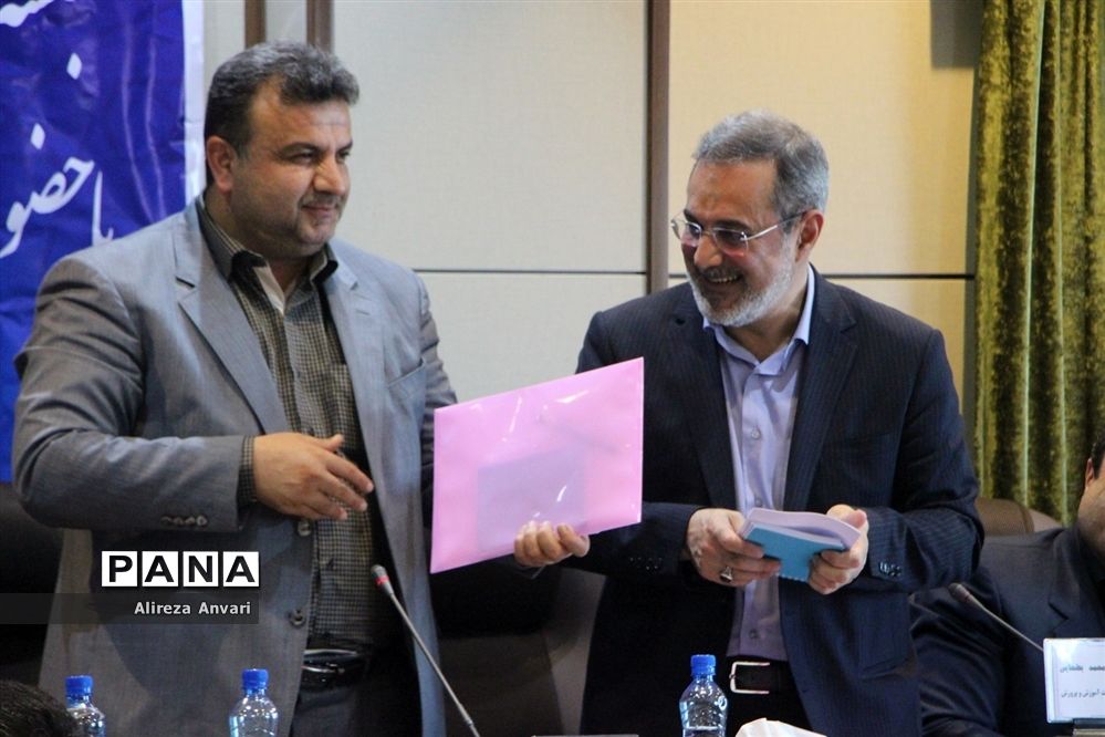 حضور وزیر آموزش‌وپرورش در جلسه شورای آموزش‌وپرورش مازندران