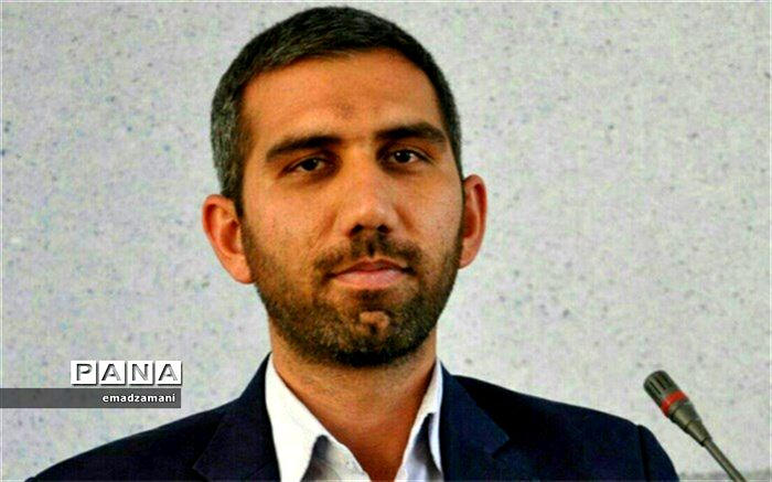 اهدای ۷۸ میلیون ریال لوازم التحریر به دانش آموزان تایبادی