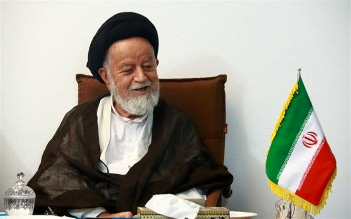 مقاومت و اطاعت از ولی فقیه رمز موفقیت ملت ایران است