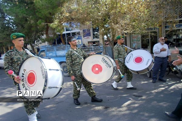 سوگواره «احلی‌من‌العسل» همراه با تشییع پیکر شهید گمنام در اردستان