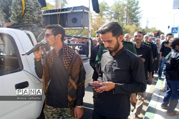 سوگواره «احلی‌من‌العسل» همراه با تشییع پیکر شهید گمنام در اردستان