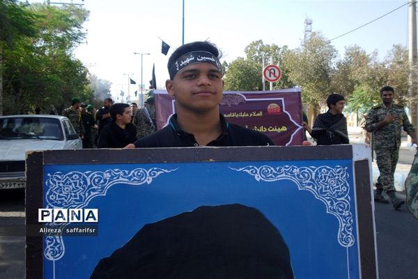 سوگواره «احلی‌من‌العسل» همراه با تشییع پیکر شهید گمنام در اردستان