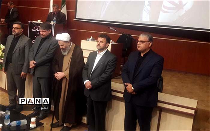 مسوولان باید در تعامل سازنده با تولید کنندگان و سرمایه گذاران، اقتصاد کشور را حفظ کنند