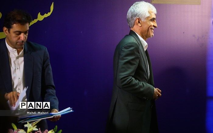 چرا شهردار تهران مشمول اصلاح قانون منع به‌کارگیری بازنشستگان نمی‌شود + سند