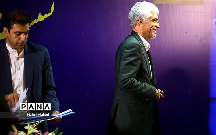 چرا شهردار تهران مشمول اصلاح قانون منع به‌کارگیری بازنشستگان نمی‌شود + سند