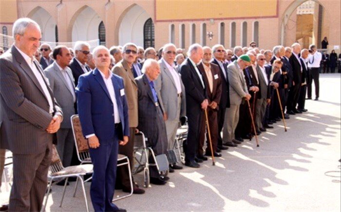 صبحگاه  فارغ‌التحصیلان دهه 10 تا 70 دبیرستان  ایرانشهر یزد برگزار شد