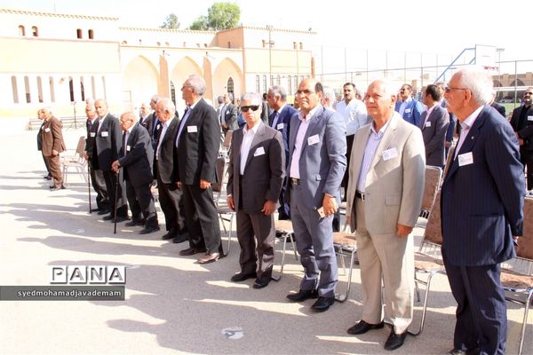 صبحگاه دانش آموختگان دبیرستان ماندگار ایرانشهر از نگاه تصویر