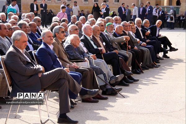 صبحگاه دانش آموختگان دبیرستان ماندگار ایرانشهر از نگاه تصویر