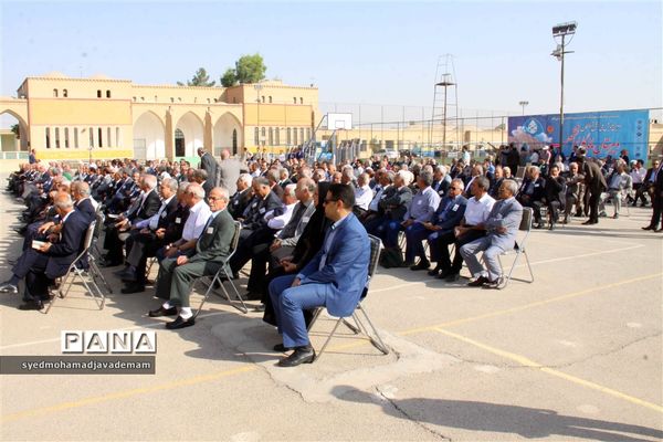 صبحگاه دانش آموختگان دبیرستان ماندگار ایرانشهر از نگاه تصویر