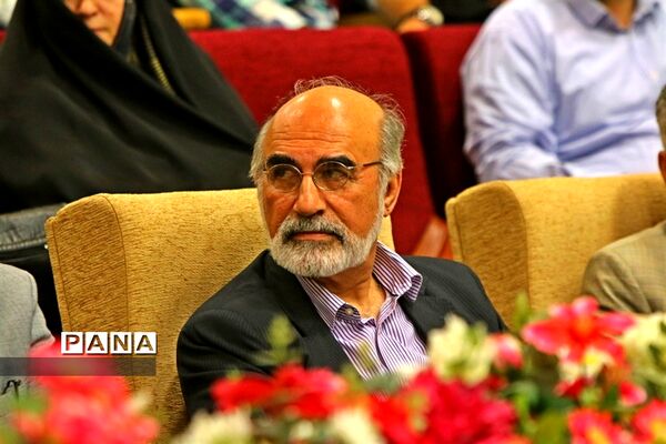 مراسم تجلیل از افتخار آفرین های کنکور 1397 و المپیاد های 2018