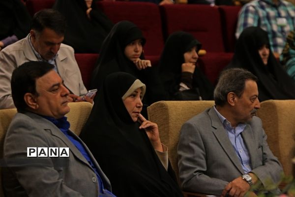 مراسم تجلیل از افتخار آفرین های کنکور 1397 و المپیاد های 2018