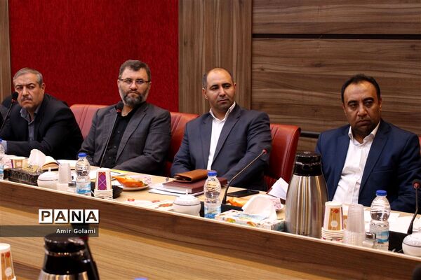جلسه تشریح دستور العمل ساماندهی نیروی انسانی حوزه معاونت پرورشی و فرهنگی شهرستانهای استان تهران