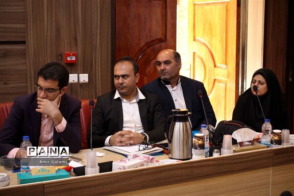 جلسه تشریح دستور العمل ساماندهی نیروی انسانی حوزه معاونت پرورشی و فرهنگی شهرستانهای استان تهران