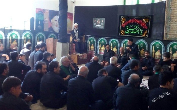 مراسم هفتمین روز از ماه محرم در روستای کرمجگان با حضور مسئولان کشوری و استانی برگزار شد