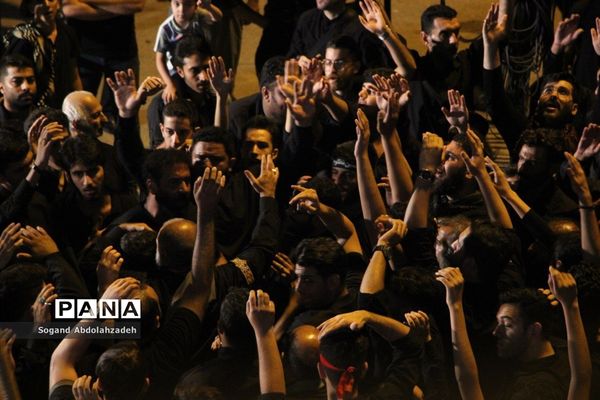 عزاداری مردم ساری در شب هشتم ماه محرم
