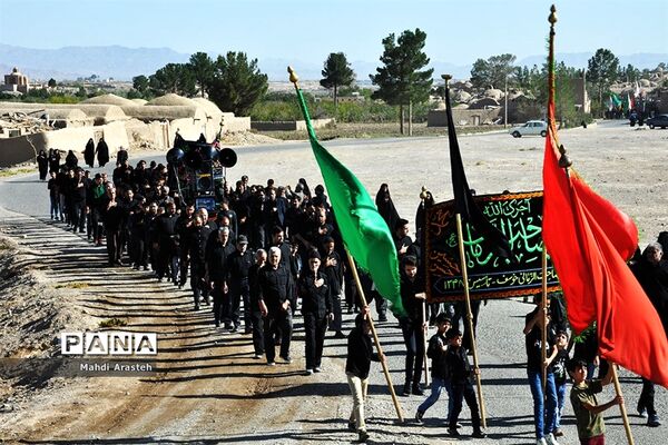 حضور دسته‌های سینه زنی برسر مزار شهید قهرمان شهرستان خوسف  خراسان جنوبی