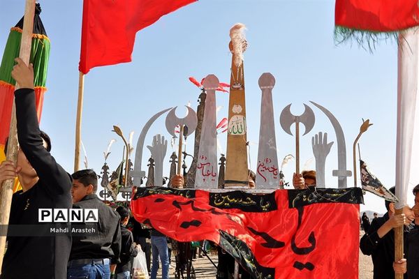 حضور دسته‌های سینه زنی برسر مزار شهید قهرمان شهرستان خوسف  خراسان جنوبی