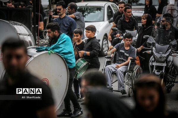 سوگواری تاسوعای حسینی در خیابان گرگان تهران