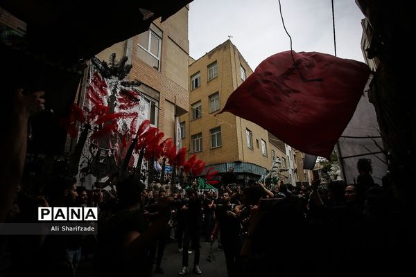 سوگواری تاسوعای حسینی در خیابان گرگان تهران