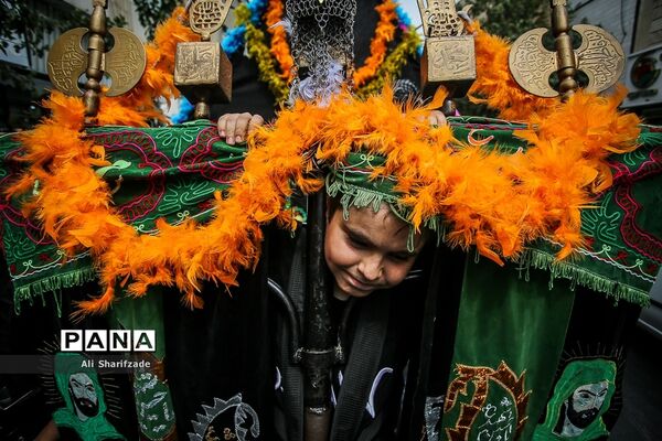 سوگواری تاسوعای حسینی در خیابان گرگان تهران