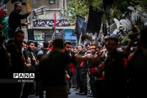سوگواری تاسوعای حسینی در خیابان گرگان تهران