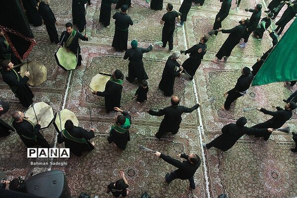 سوگواری تاسوعای حسینی در حسینیه کربلایی ها