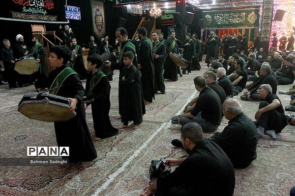 سوگواری تاسوعای حسینی در حسینیه کربلایی ها