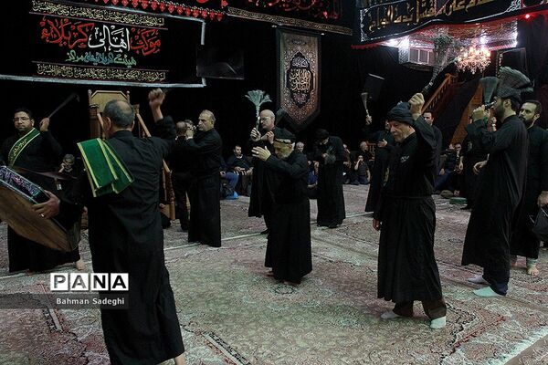 سوگواری تاسوعای حسینی در حسینیه کربلایی ها