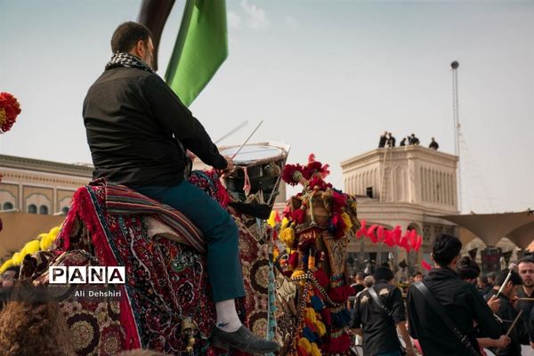 تاسوعای حسینی و حرکت دسته های عزادار به سمت حرم حضرت فاطمه معصومه (س)