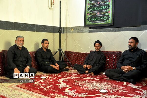 برگزاری زیارت عاشورا درروز عاشورا توسط عزاداران حضرت اباعبدالله