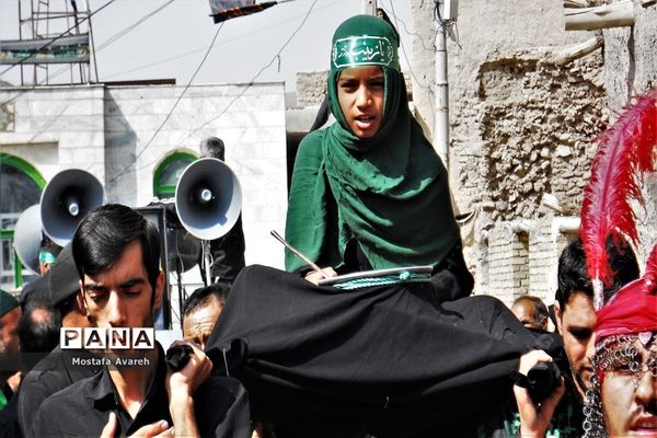 مراسم عزاداری روز عاشورای حسینی در روستای براندود شهرستان درمیان