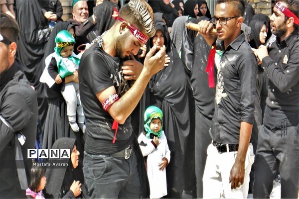 مراسم عزاداری روز عاشورای حسینی در روستای براندود شهرستان درمیان