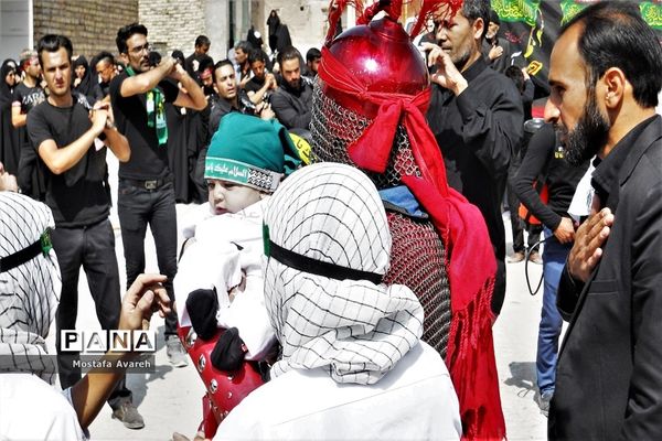 مراسم عزاداری روز عاشورای حسینی در روستای براندود شهرستان درمیان