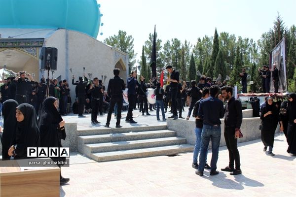 عاشورای حسینی در میدان شهدا ی گمنام یزد