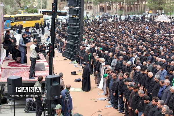 برگزار نمازظهرعاشورا و عزاداری در قتلگاه