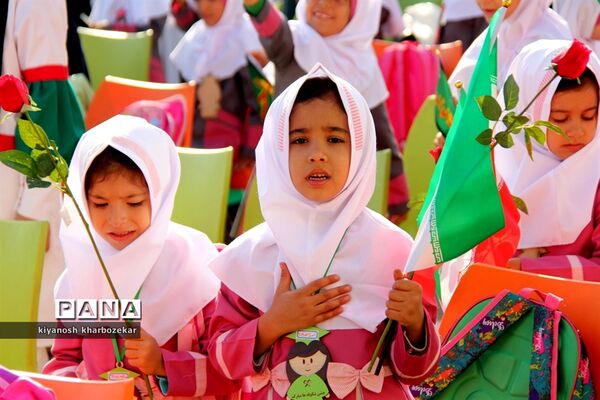 آیین نمادین نواختن  زنگ شکوفه‌ها در ارومیه