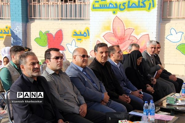 آیین نمادین نواختن  زنگ شکوفه‌ها در ارومیه