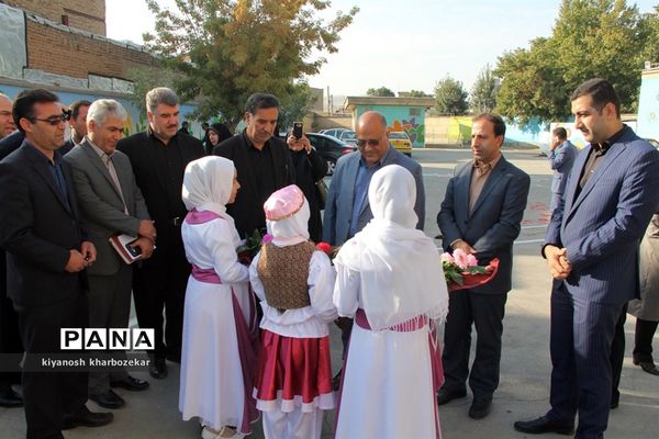 آیین نمادین نواختن  زنگ شکوفه‌ها در ارومیه