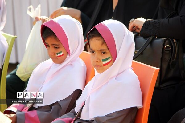 آیین نمادین نواختن  زنگ شکوفه‌ها در ارومیه