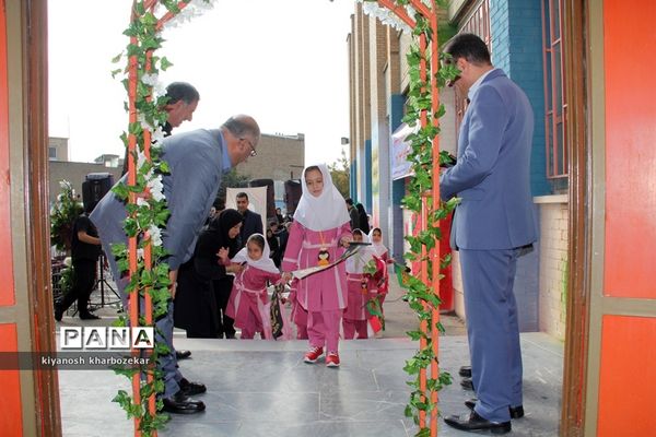 آیین نمادین نواختن  زنگ شکوفه‌ها در ارومیه