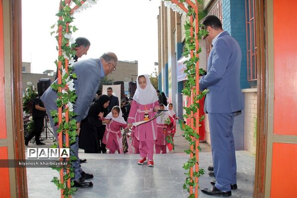آیین نمادین نواختن  زنگ شکوفه‌ها در ارومیه