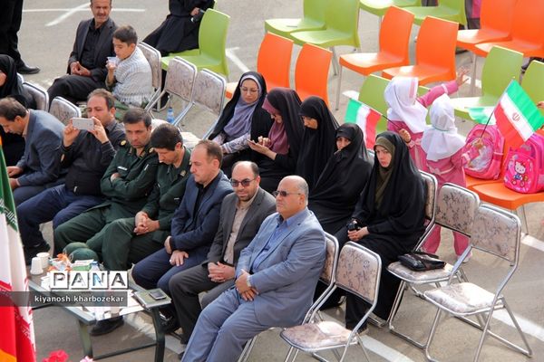 آیین نمادین نواختن  زنگ شکوفه‌ها در ارومیه