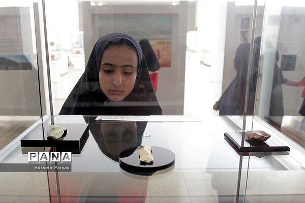 بازدید دانش آموزان از موزه ملی ایران