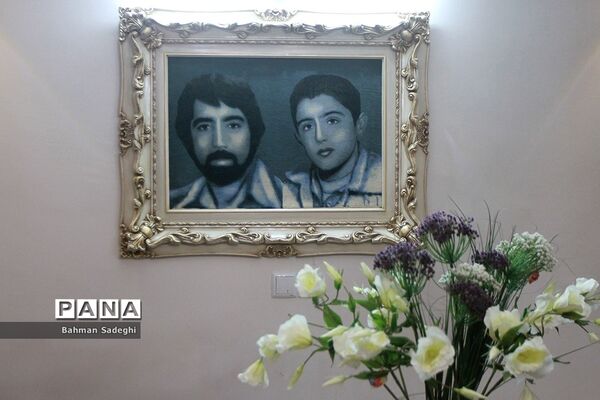 دیدار معاون پرورشی و فرهنگی وزارت آموزش و پرورش با خانواده شهیدان قمی و مظفر