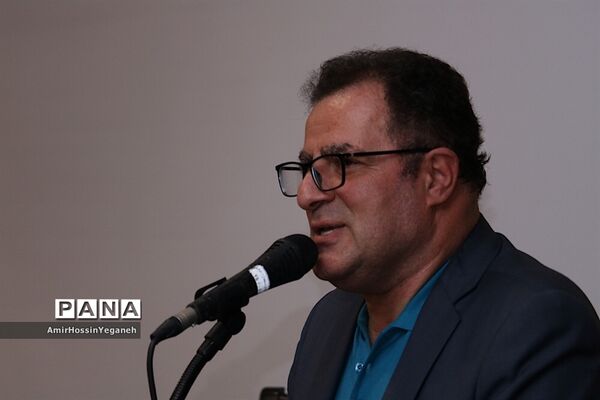 نمایش و نقد و بررسی فیلم اباجان در جزیره کیش