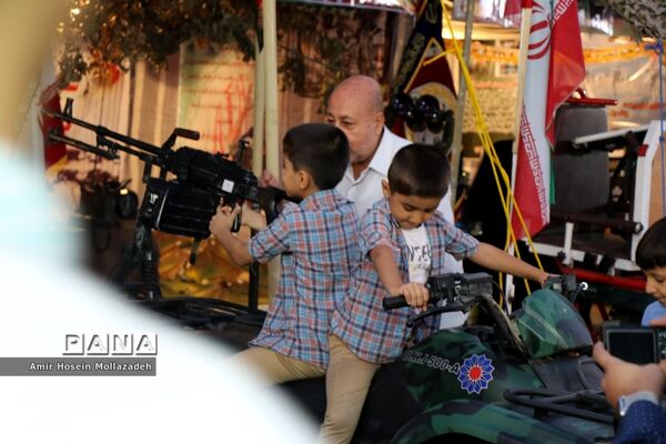 نمایشگاه هفته دفاع مقدس در ارومیه